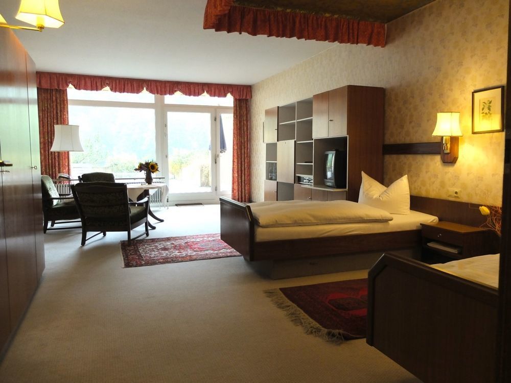 Hotel Valsana Am Kurpark Bad Wildbad Bagian luar foto