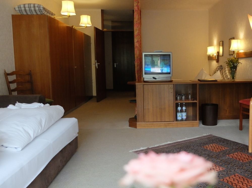 Hotel Valsana Am Kurpark Bad Wildbad Bagian luar foto