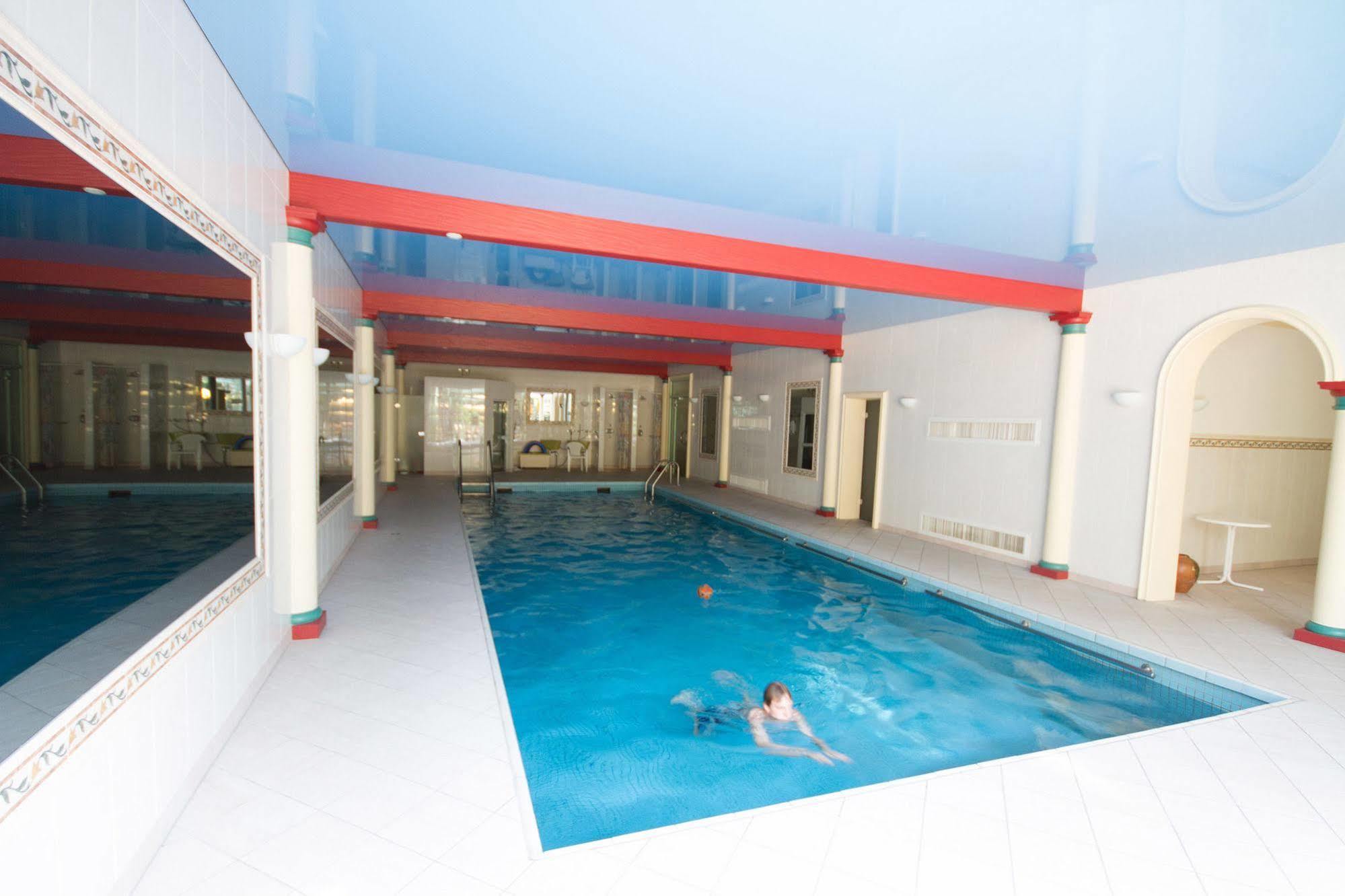 Hotel Valsana Am Kurpark Bad Wildbad Bagian luar foto