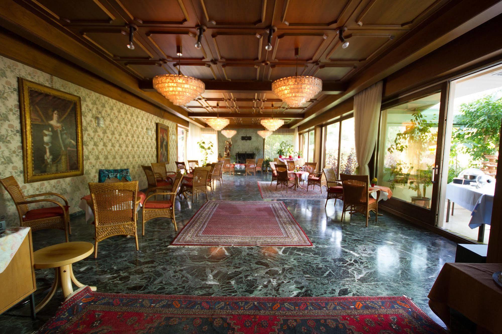 Hotel Valsana Am Kurpark Bad Wildbad Bagian luar foto